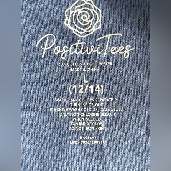 EUC FIRST I WAS MOM NOW I AM GRANDMA Graphic Tee Periwinkle Blue Size L - Picture 3 of 4